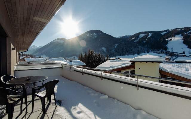 Aussicht vom Balkon mit Pistenblick