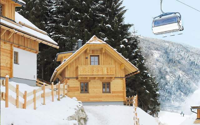 In winter, located directly on the ski slope in Donnersbachwald in the Planneralm ski area - the family ski area in Schneebärenland