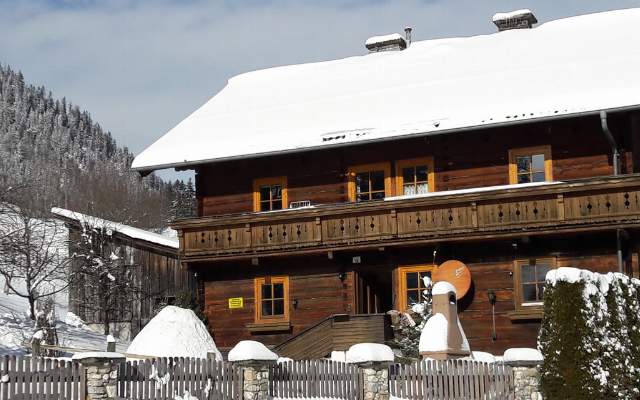 Winter vacation in a vacation home for up to 10 people in Grossarl