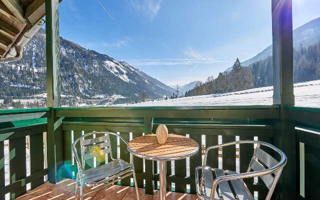 Balcony with a view of the wonderful Flachau mountains