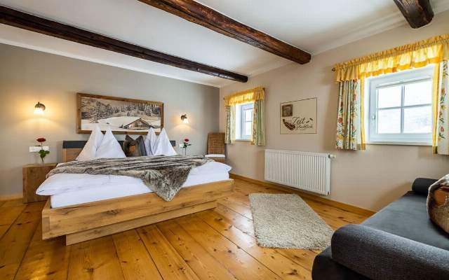 Spacious bedrooms with Alpine style