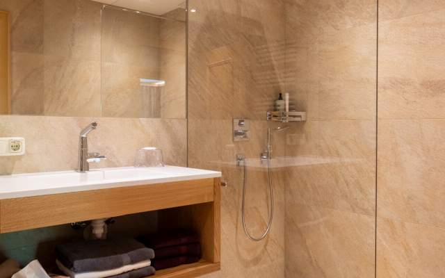 High-quality and spacious bathrooms with shower and WC