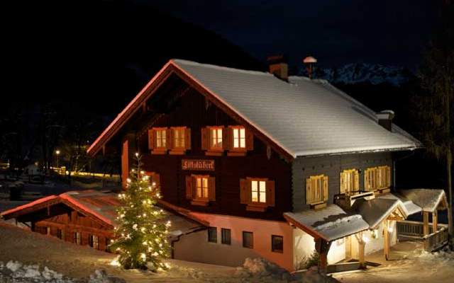 Double and family rooms with breakfast in the Liftstüberl Zaglauhof directly at the Werfenweng valley station