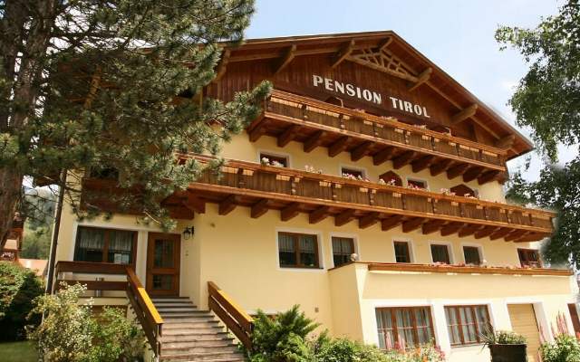 Summer vacation in the Pension Tirol in the border triangle of Austria, Switzerland and Italy