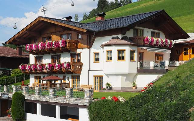 Sommerurlaub im SalzburgerLand - Appartements im Haus Schartner in St. Johann-Alpendorf